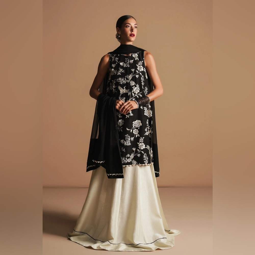 Silk Elegant Black and White Floral Women